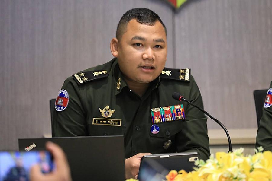 Major General Say Sakdesuvutty, Director of the Institute of Military History, has contributed 500,000 riels to organize the Extraordinary General Assembly of the Cambodian Veterans Association nationwide