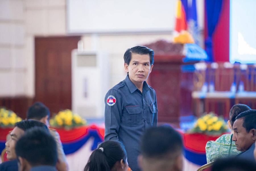 Mr. Swat Chansai, Urban Planning, Construction and Cadastre of Banteay Meanchey Province, has contributed 400,000 riels to organize an extraordinary general assembly of representatives of the Cambodian Veterans Association nationwide