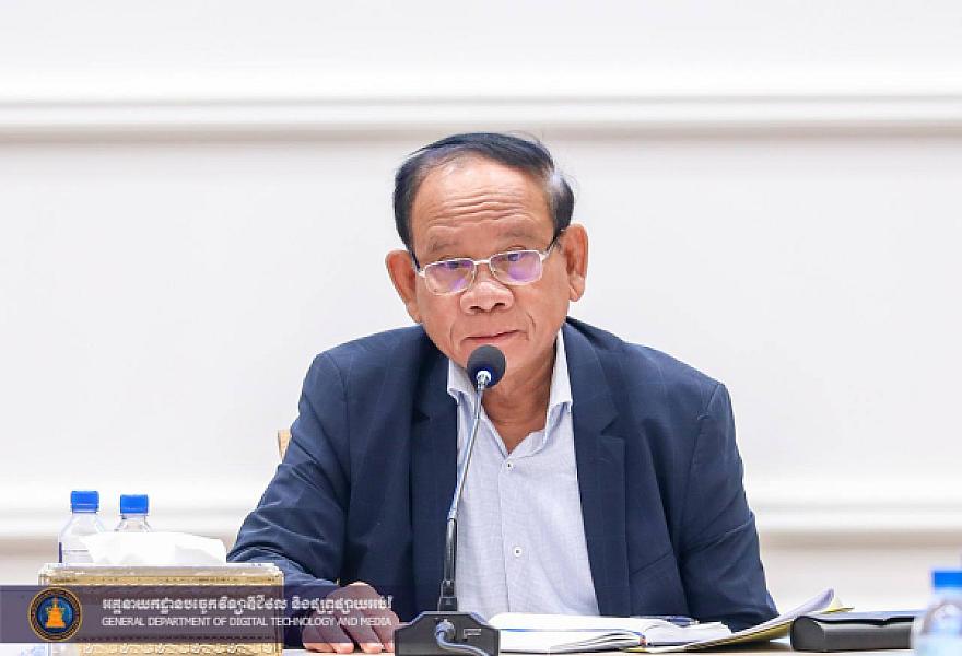 His Excellency Dr. Chan Ean, Secretary of State of the Ministry of Interior, has contributed 5 million riels to organize the Extraordinary General Assembly of the Cambodian Veterans Association nationwide