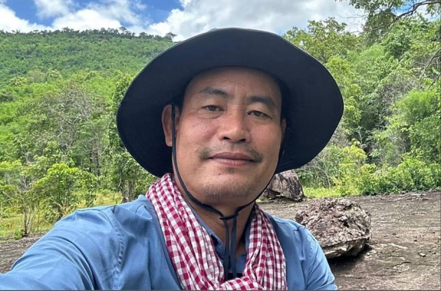 Mr. Sun Kong, Director of the Department of Environment, has contributed 150,000 riels to organize the Extraordinary General Assembly of the Cambodian Veterans Association nationwide