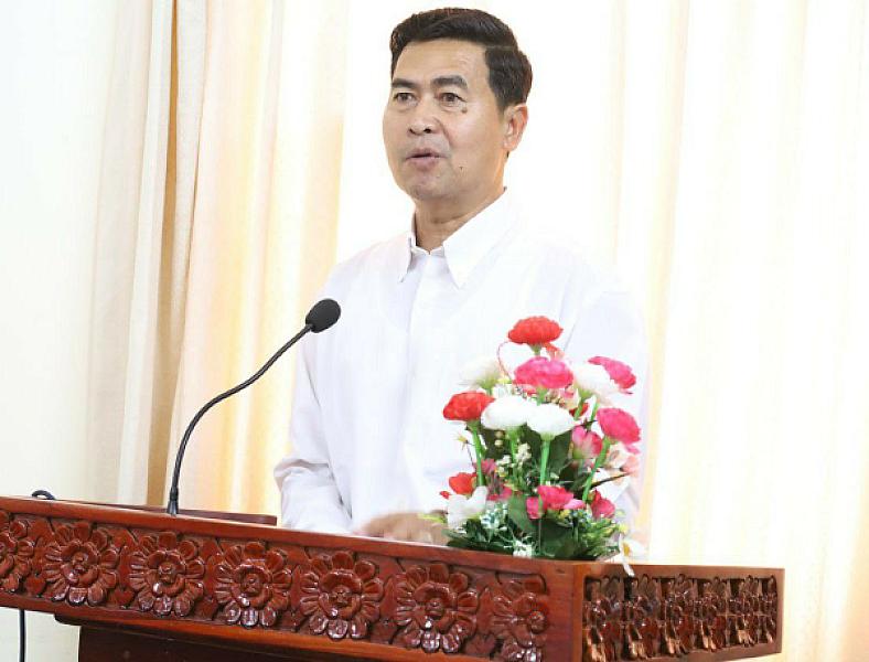 Mr. Sen Sokkea, Director of the Department of Social Affairs, Veterans and Youth Rehabilitation of Takeo Province, has contributed 200,000 riels to organize the Extraordinary General Assembly of the Cambodian Veterans Association nationwide