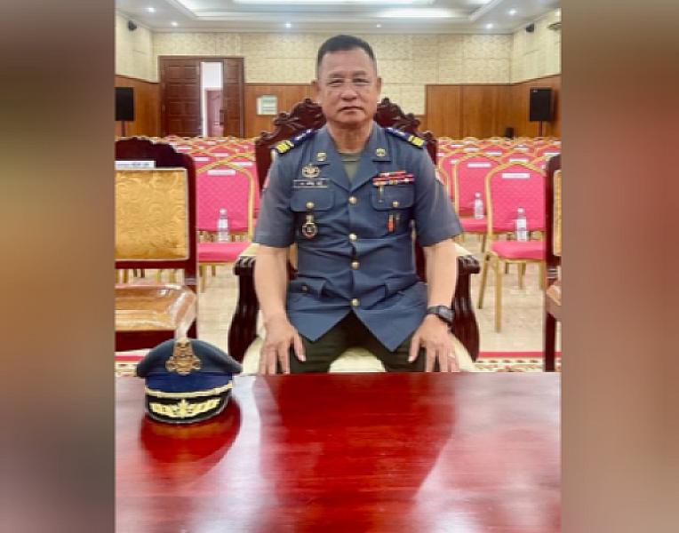Brigadier General Samrith Mony, Commander of the Military Police of Srey Snam District, Siem Reap Province, has contributed 100,000 riels to organize the Extraordinary General Assembly of the Cambodian Veterans Association nationwide