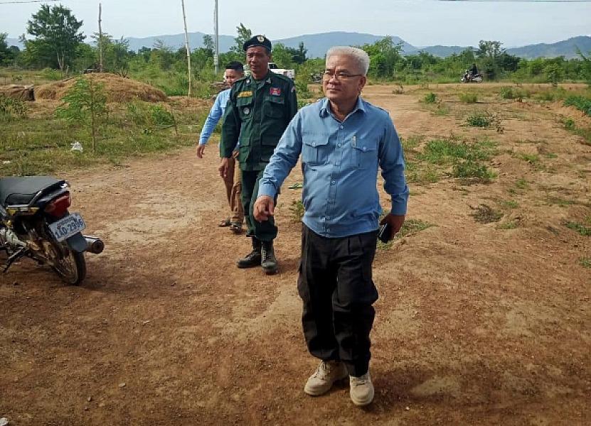 Battambang Deputy Governor Inspects Veteran Living Conditions and Gift Distribution Site