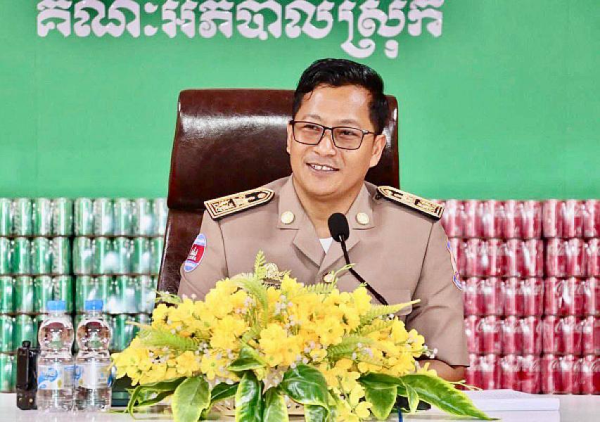 Mr. Sao Moeun , has contributed 600,000 riels to organize the Extraordinary General Assembly of the Cambodian Veterans Association nationwide