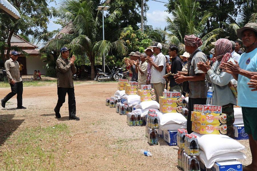 1,000 military families and veterans receive gifts from Samdech Kittiprittbandit Bun Rany Hun Sen