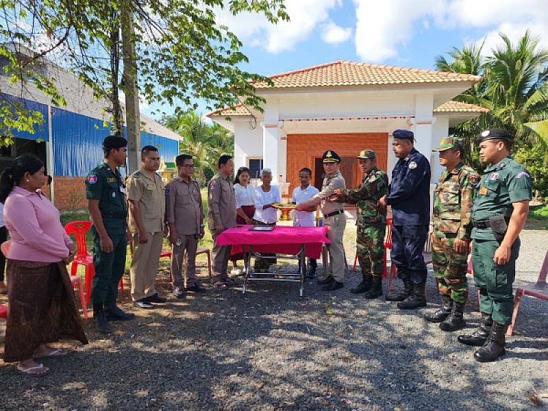 Banteay Meanchey Provincial S.A.C. brings relief funds to the family of a deceased veteran