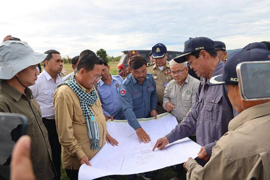 His Excellency Dr. Kun Kim inspects the preparation of social land concessions for the construction of houses for veterans