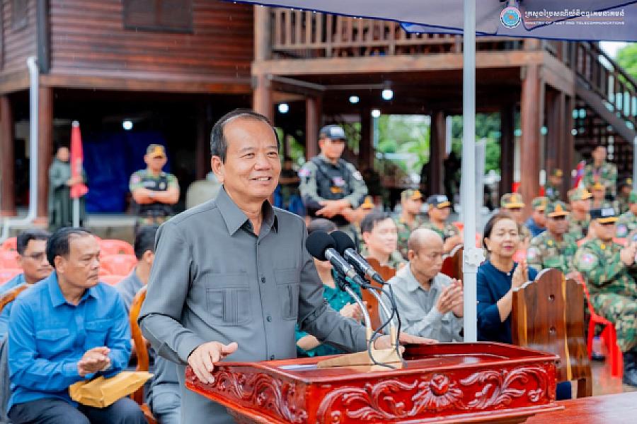 His Excellency Chea Vandet, Minister of Posts and Telecommunications, donated 20 million riel to organize an extraordinary general assembly nationwide representing the Cambodian War Veterans Association.