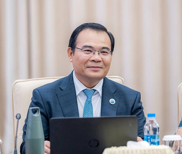 His Excellency Tho Jetha, Minister of Water Resources and Meteorology, and ministry officials have donated 40 million riel to organize an extraordinary general assembly nationwide representing the Cambodian War Veterans Association.
