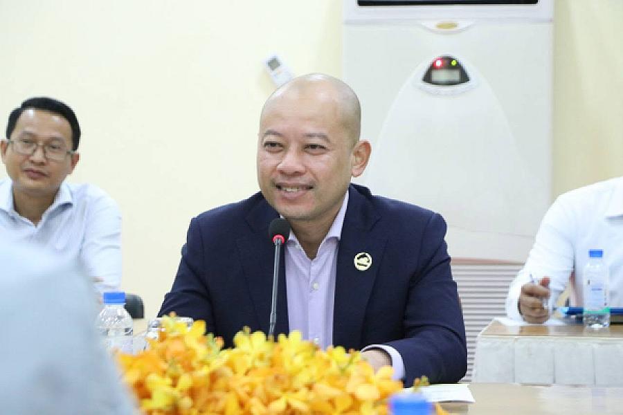 His Excellency Peng Porsa, Governor of Svay Rieng Provincial Government, donated $5,000 to organize an extraordinary general assembly nationwide representing the Cambodian War Veterans Association.