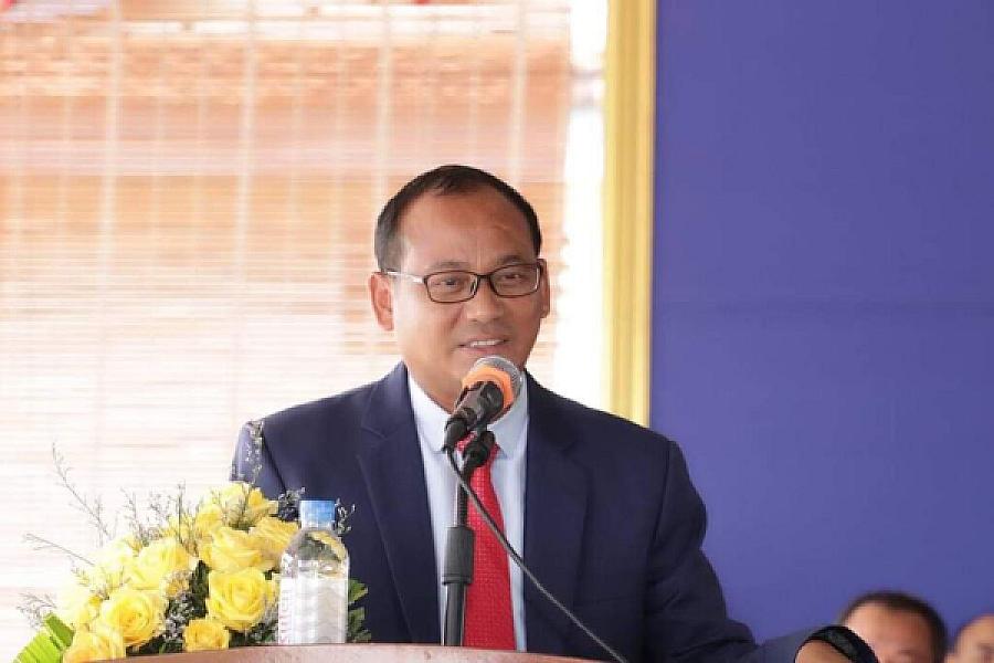 Mr. Sun Sovannarith, Governor of Kampong Chhnang Provincial Governor's Office, donated $5,000 to organize an extraordinary general assembly nationwide representing the Cambodian War Veterans Association.