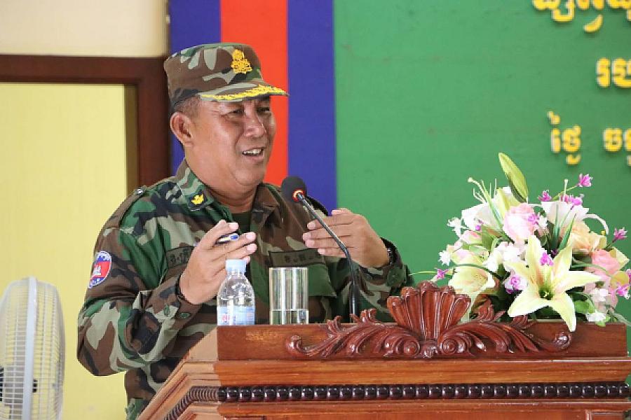 Brigadier General Phap Naek, Commander of the Kandal Provincial Military Operations Area, donated $500 to organize an extraordinary general assembly nationwide for representatives of the Cambodian Veterans Association.