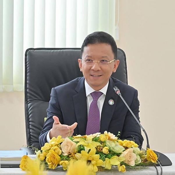 HE Hem Vandy, Minister of Industry, Technology and Innovation, contributed $10,000 to organize an extraordinary general assembly nationwide representing the Cambodian War Veterans Association.