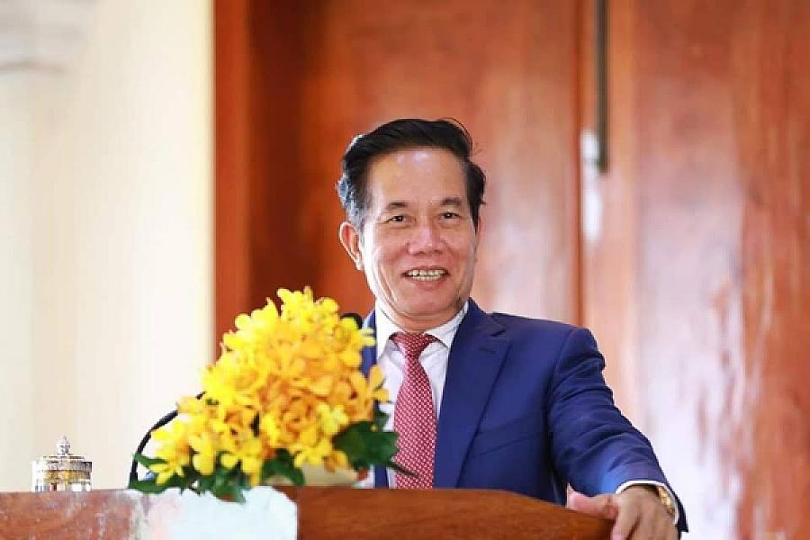 His Excellency Khuong Sreng, Governor of the Phnom Penh Municipal Government, contributed $10,000 to organize an extraordinary general assembly of representatives of the Cambodian Veterans Association across the country.