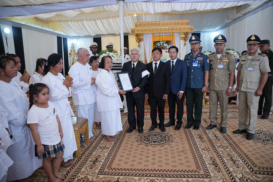 ឯកឧត្តម ផេង សិទ្ធី អញ្ជើញគោរពវិញ្ញាណក្ខន្ធសព ឯកឧត្តម ឧត្តមសេនីយ៍ឯក ច័ន្ទ លំផាត់ - Image 5