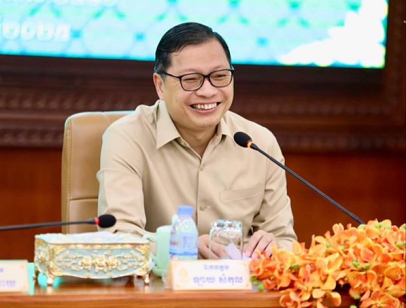 His Excellency Lay Samkol, Secretary-General of the Senate, has contributed 5,000,000 riels to organize the Extraordinary General Assembly of the Cambodian Veterans Association nationwide