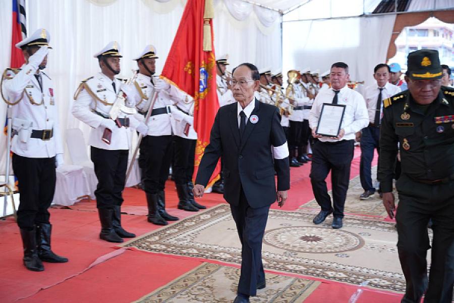 His Excellency Dr. Uy Sam Ath led the Cambodian Red Cross delegation to pay tribute to the deceased, His Excellency Lieutenant General Chan Lumphat