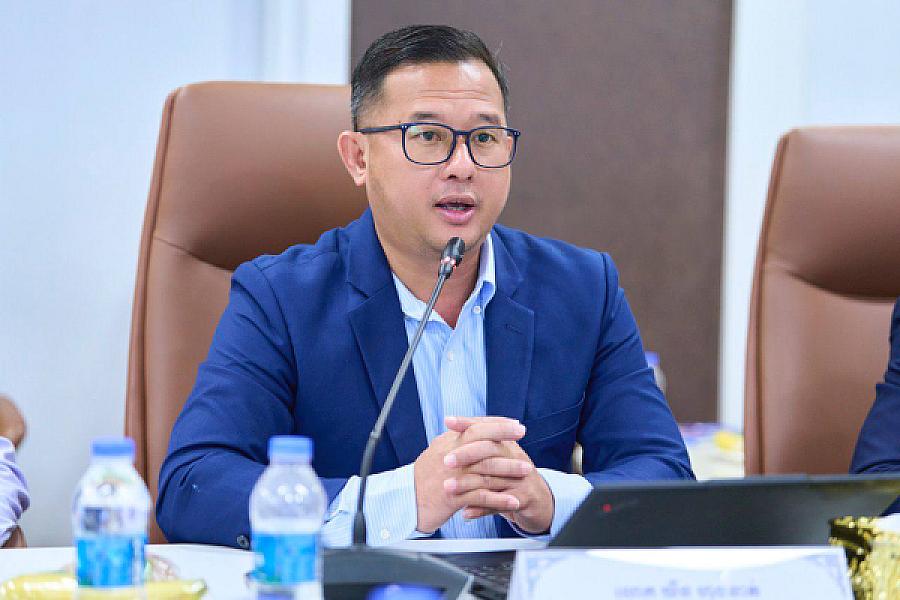 Mr. Yeon Hongchat, Director of the Department of the National Social Welfare Fund, has contributed 400,000 riels to organize the Extraordinary General Assembly of the Cambodian Veterans Association nationwide