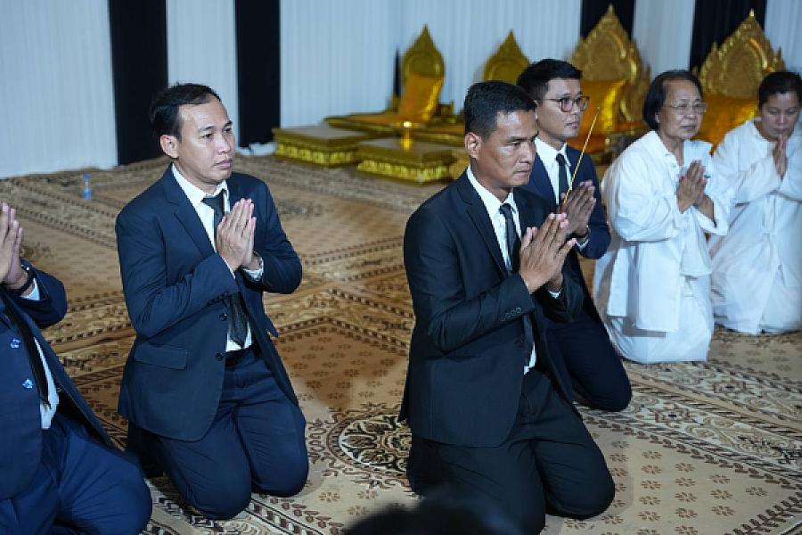 His Excellency Ieng Pisey, Deputy Chief of Staff of Samdech Techo Hun Sen, invited to pay respects to the late Lieutenant General Chan Lumphat.