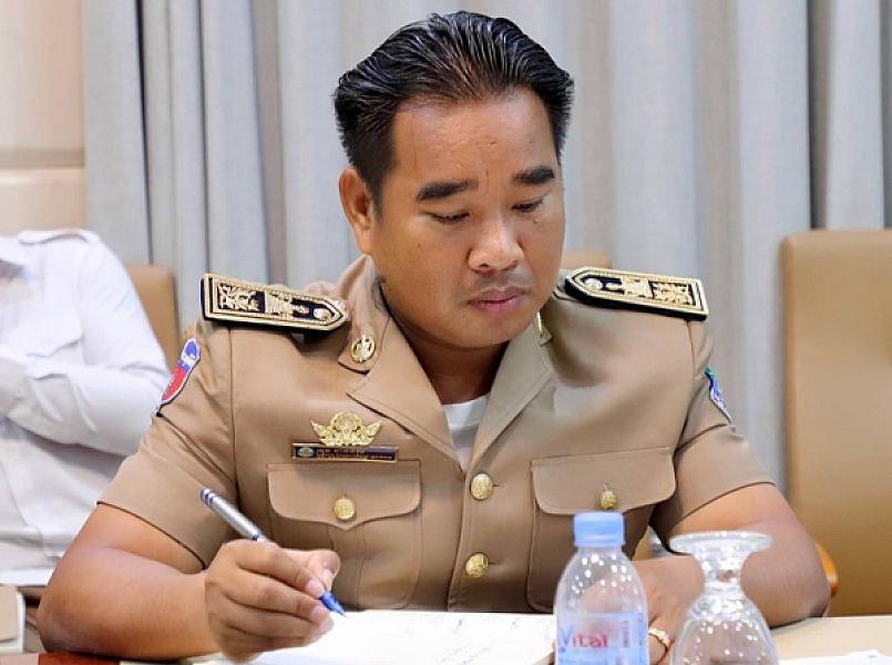 Mr. Phon Channil, Governor of Samrong City Council, has contributed 500,000 riels to organize the Extraordinary General Assembly of the Cambodian Veterans Association nationwide