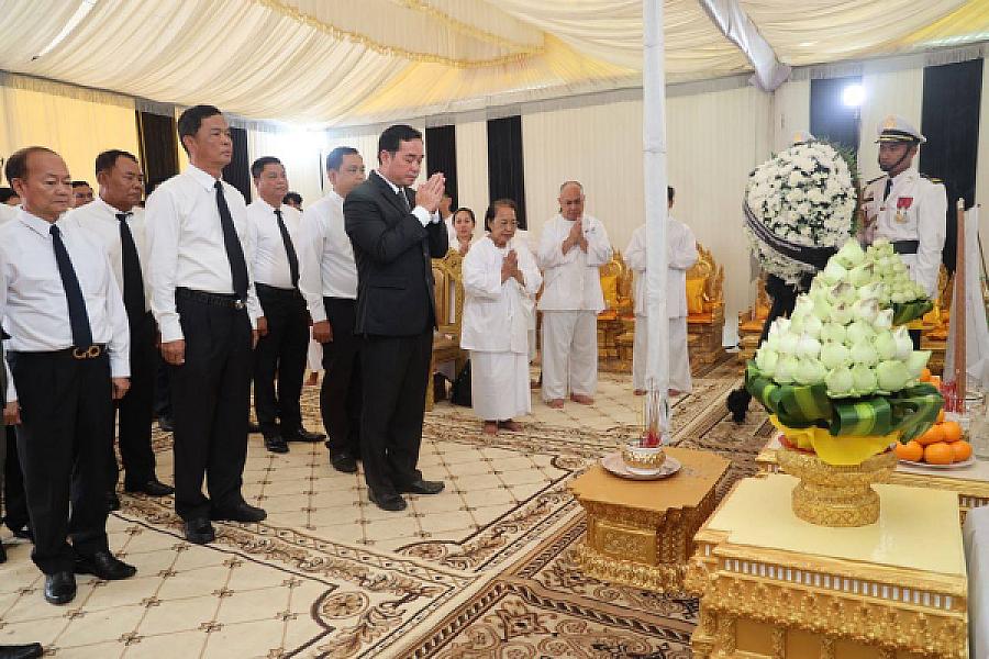 ឯកឧត្តម អ៊ុន ចាន់ដា អញ្ជើញគោរពវិញ្ញាណក្ខន្ធសព ឯកឧត្តម ឧត្តមសេនីយ៍ឯក ច័ន្ទ លំផាត់ - Image 8