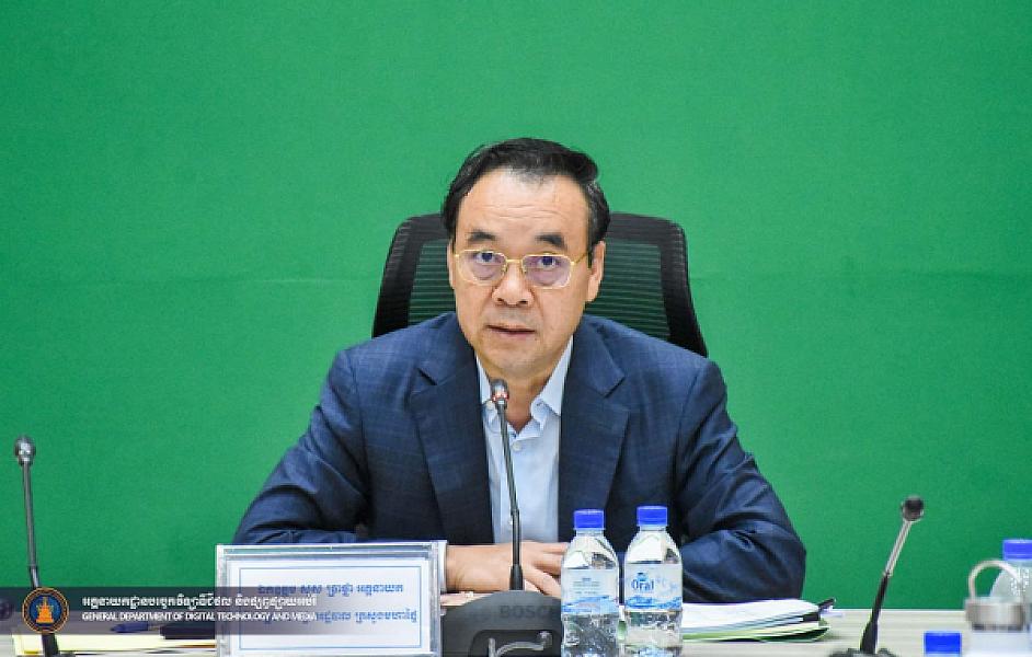 His Excellency Suos Prathana, Director General of the Ministry of Interior Administration, donated 10,000,000 riels to organize the Extraordinary General Assembly of the Cambodian Veterans Association nationwide