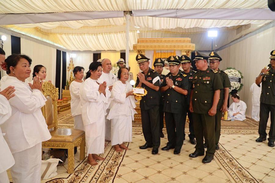 ឧត្តមសេនីយ៍ទោ ឌឹម សារឹម អញ្ជើញគោរពវិញ្ញាណក្ខន្ធសព ឯកឧត្តម ឧត្តមសេនីយ៍ឯក ច័ន្ទ លំផាត់ - Image 4