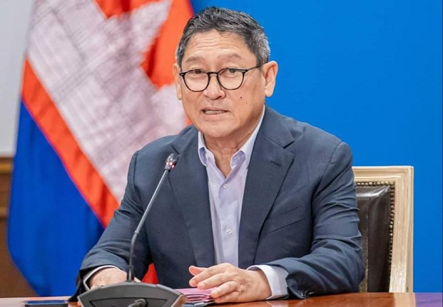 His Excellency Sok Chenda Sophea, Deputy Prime Minister and member of the Central Committee of the Cambodian Veterans Association, donated 20,000,000 riels to organize the Extraordinary General Assembly of the Cambodian Veterans Association nationwide