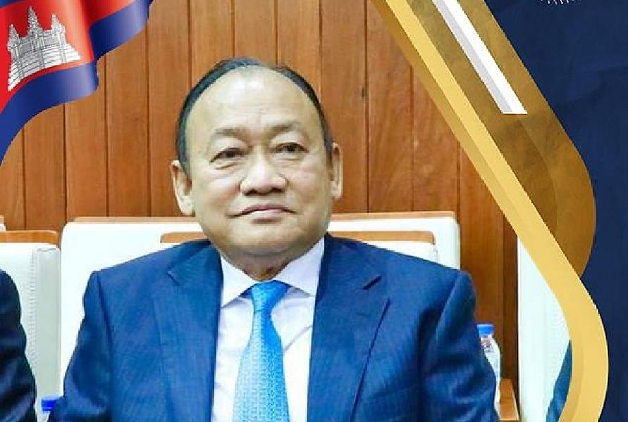 His Excellency Srui Thamrung, Senior Minister in Charge of Special Missions, has contributed 4,000,000 riels to organize the Extraordinary General Assembly of the Cambodian Veterans Association nationwide