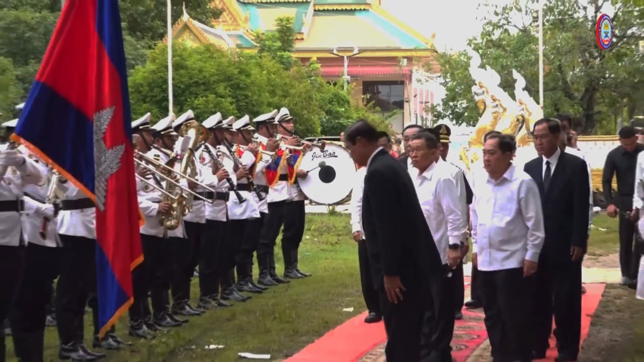 ឯកឧត្តមកិត្តិសង្គហបណ្ឌិត គន់ គីម អញ្ជើញក្នុងពិធីបញ្ចុះសព ឯកឧត្តម ច័ន្ទ លំផាត់