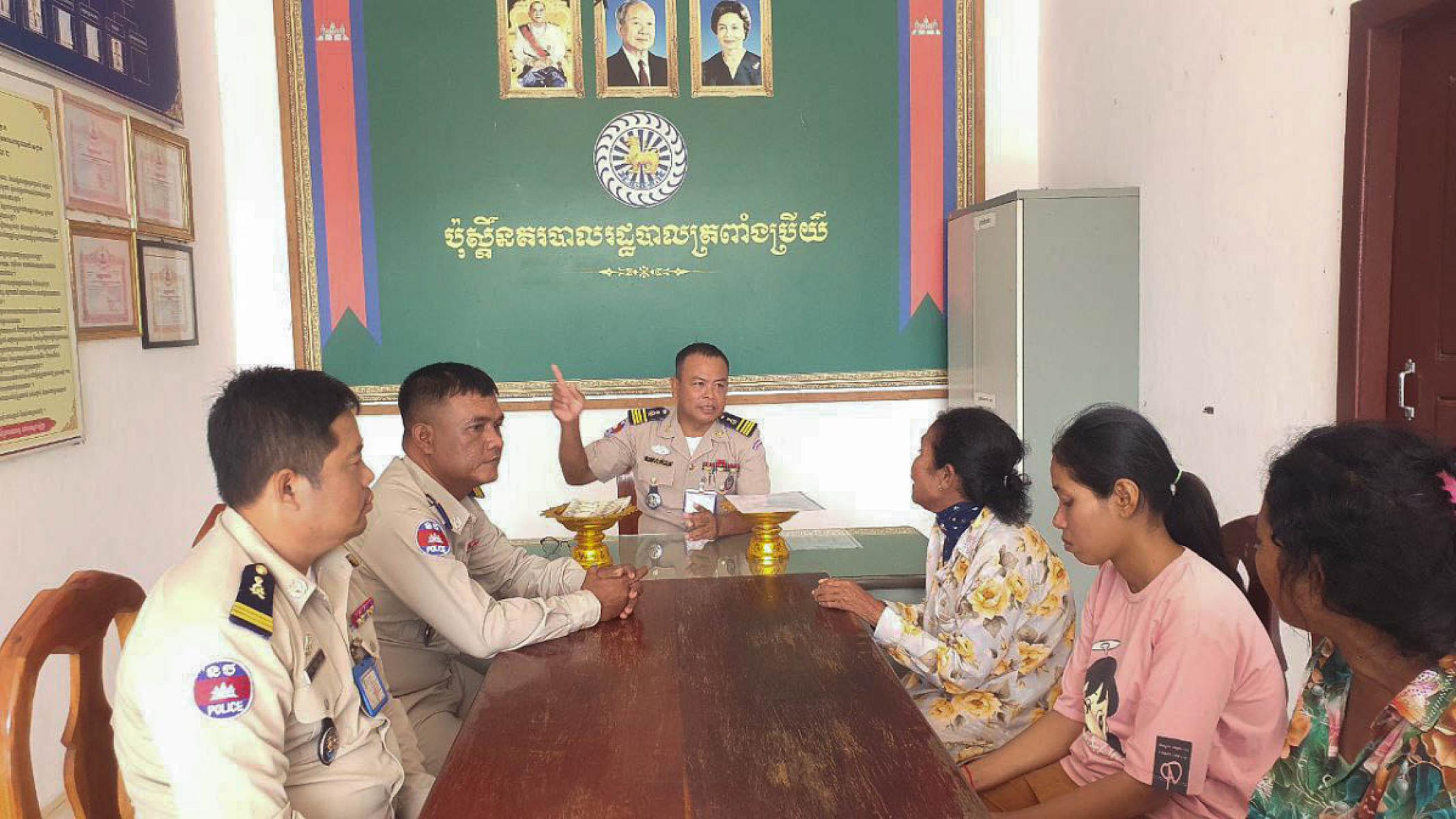 ស.អ.ក  ស្រុកអន្លង់វែង នាំយកថវិកាបេឡាមរណសង្រ្គោះជូនគ្រួសារសពអតីតយុទ្ធជនមួយគ្រួសារ