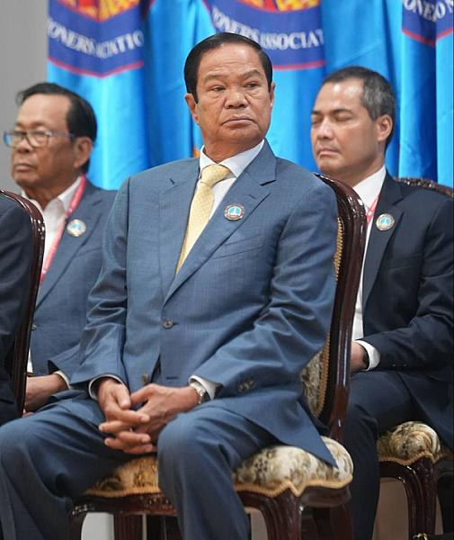 សម្ដេចតេជោ ហ៊ុន សែន អញ្ជើញជាអធិបតីក្នុងពិធីមហាសន្និបាតវិសាមញ្ញតំណាងសមាគមអតីតយុទ្ធជនកម្ពុជាទូទាំងប្រទេស   - Image 11
