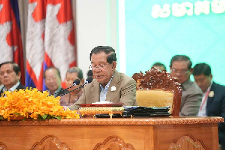 សម្ដេចតេជោ ហ៊ុន សែន អញ្ជើញជាអធិបតីក្នុងមហាសន្និបាតវិសាមញ្ញតំណាងសមាគមអតីតយុទ្ធជនកម្ពុជាទូទាំងប្រទេស   - Image 11