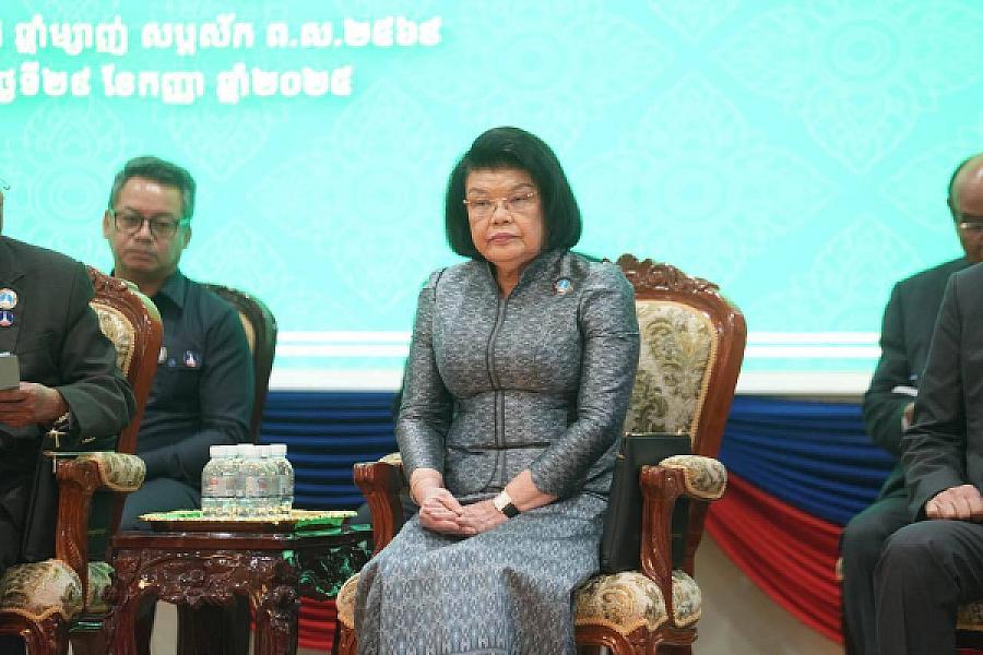 សម្ដេចតេជោ ហ៊ុន សែន អញ្ជើញជាអធិបតីក្នុងមហាសន្និបាតវិសាមញ្ញតំណាងសមាគមអតីតយុទ្ធជនកម្ពុជាទូទាំងប្រទេស   - Image 13