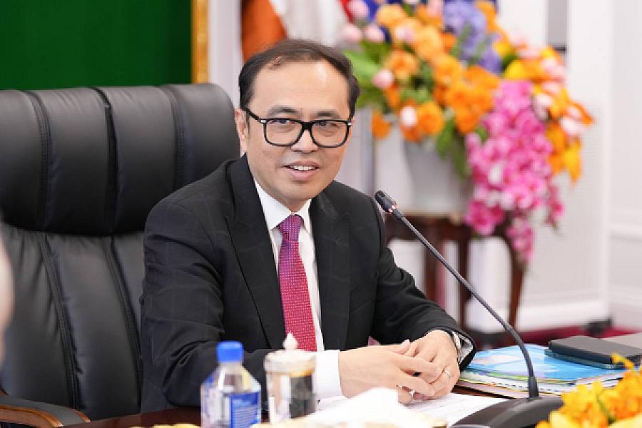 His Excellency Vongsey Vissoth donated funds to support the construction of three houses for veterans and retirees.