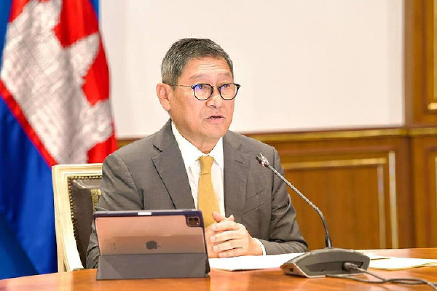 His Excellency Sok Chenda Sophea, Deputy Prime Minister, donated funds to support the construction of one house for veterans and retirees.