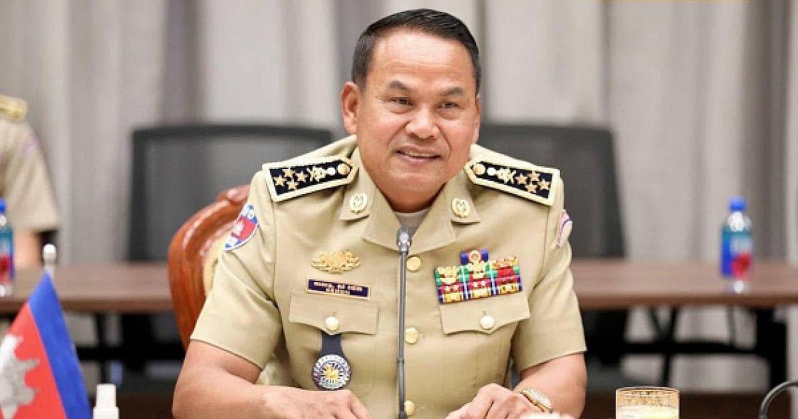 His Excellency General Sar Thet donated funds to support the construction of 10 houses for veterans and retirees.