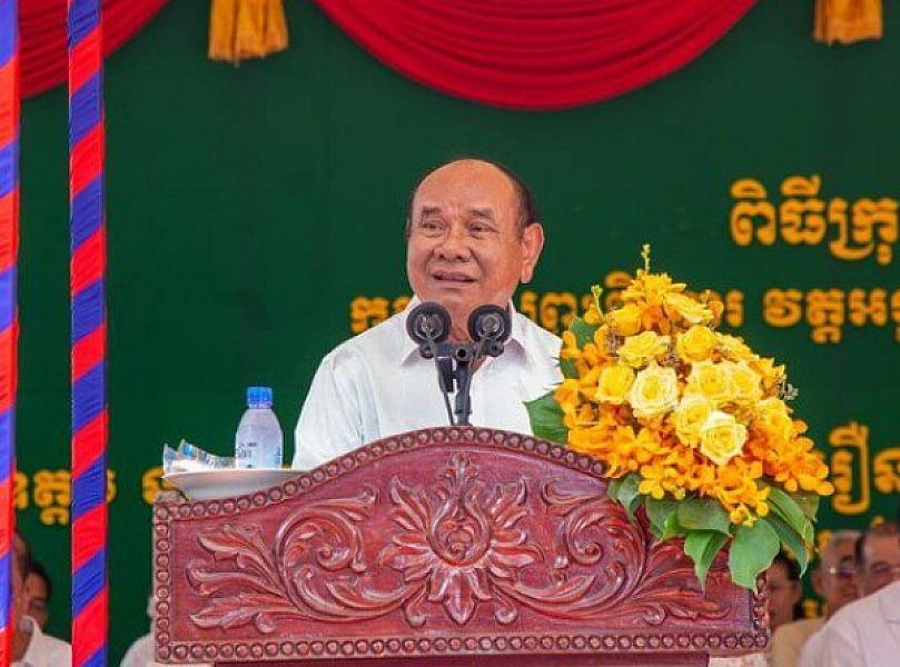 His Excellency Dr. Pol Saroeun donated funds to support the construction of 5 houses for veterans and retirees.