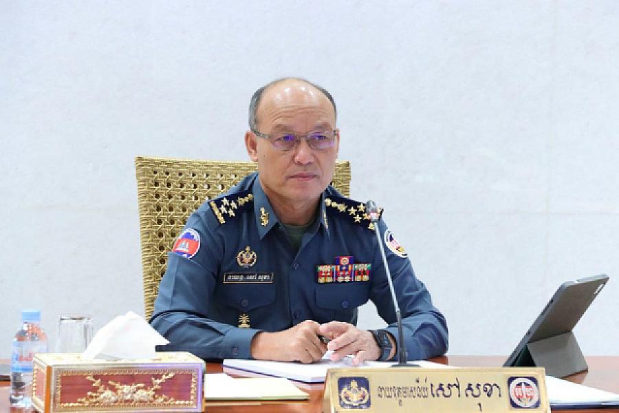 His Excellency General Sao Sokha donated funds to support the construction of 6 houses for veterans and retirees.