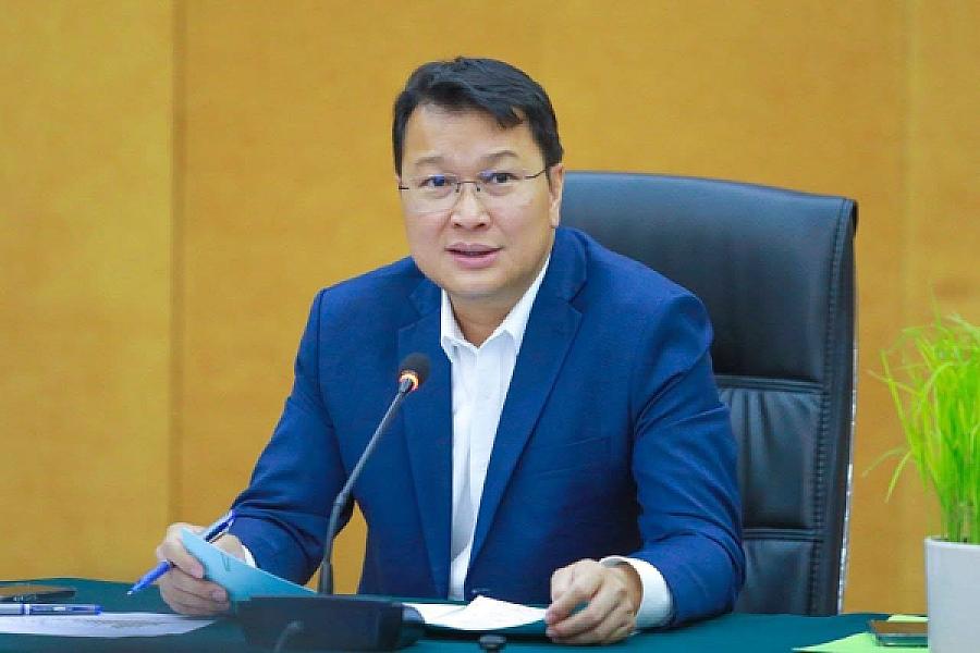 His Excellency Dith Tina donated funds to support the construction of 4 houses for veterans and retirees.