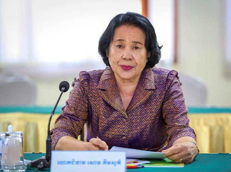 Dr. Som Kimsour donated funds to support the construction of two houses for veterans and retirees