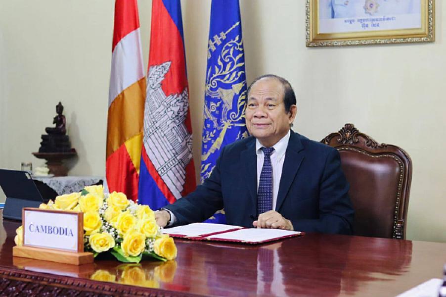 His Excellency Dr. Ouk Rabun donated funds to support the construction of two houses for veterans and retirees.