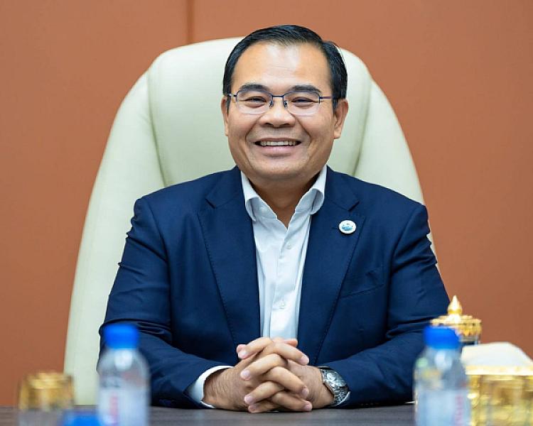 His Excellency Tho Jetha donated funds to support the construction of 4 houses for veterans and retirees