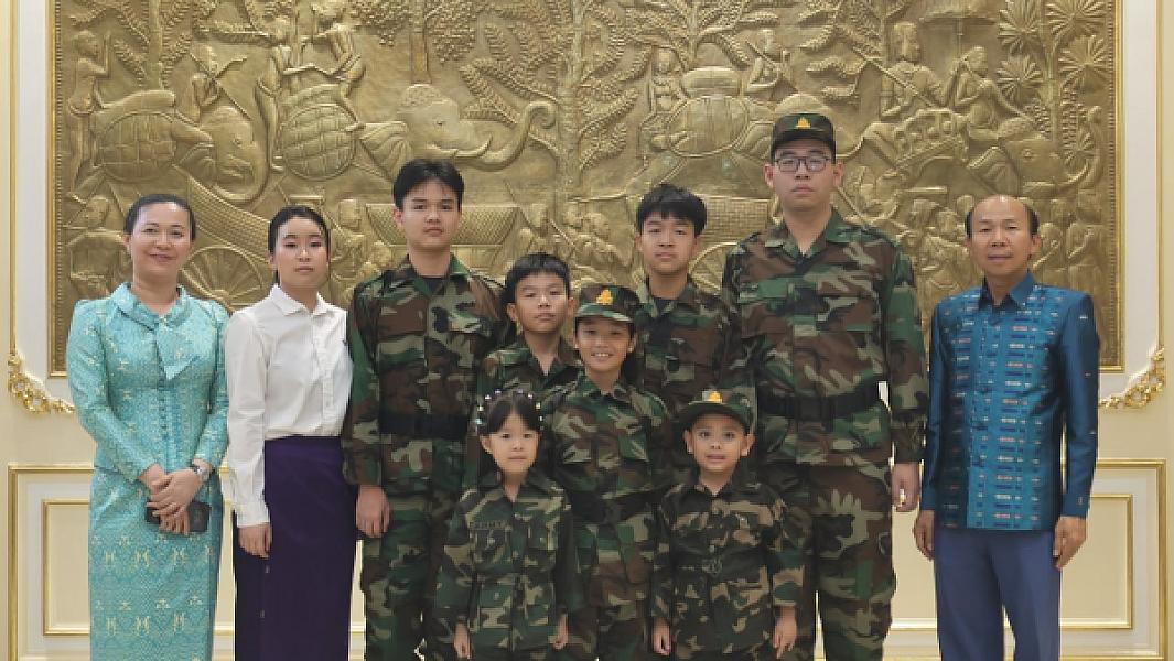 Her Excellency Kha Leng, Secretary of State of the Ministry of Commerce, and her husband, Oknha Ly Khunthai, have contributed 4 million riels to organize the Extraordinary General Assembly of the Cambodian Veterans Association nationwide