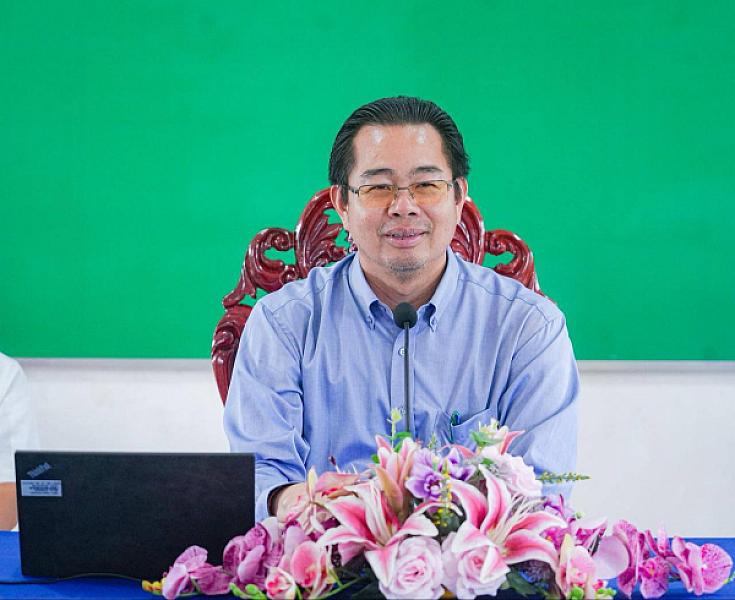 His Excellency Mang Sineth donated funds to support the construction of one house for veterans and retirees.