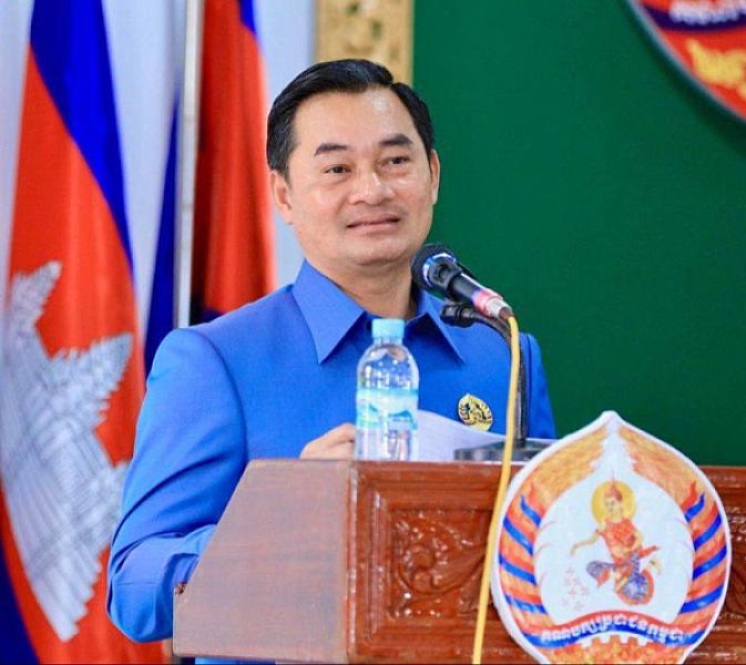 His Excellency Dr. Cheam Chansophorn donated funds to support the construction of one house for veterans and retirees