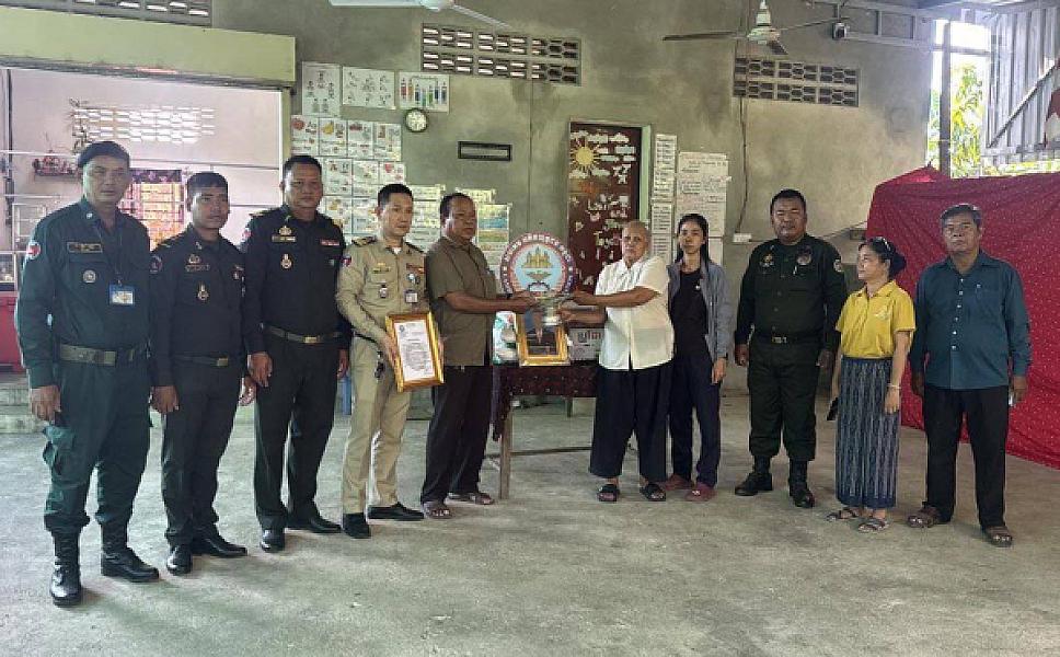 CVP Takhmao City brings relief funds to the family of a deceased veteran