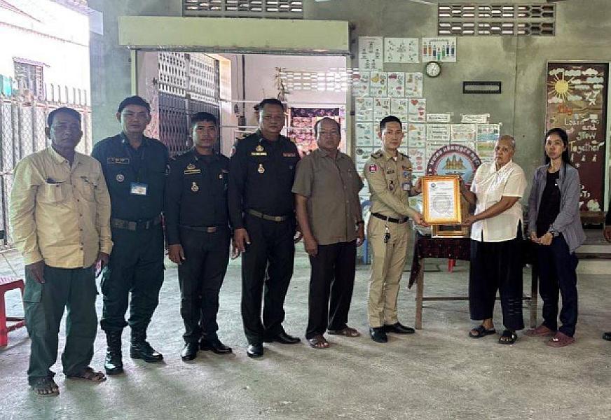 អ.ន.ក ក្រុងតាខ្មៅ នាំយកថវិកាបេឡាមរណសង្គ្រោះជូនគ្រួសារសពអតីតយុទ្ធជនមួយគ្រួសារ - Image 2