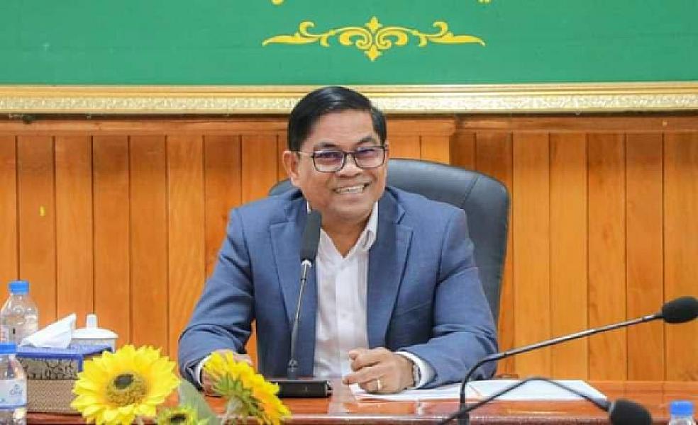 His Excellency Nhem Sam Oeun donated funds to support the construction of one house for veterans and retirees.