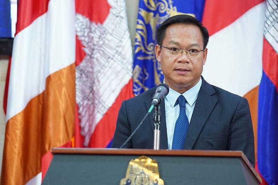 His Excellency Thong Savun donated funds to support the construction of one house for veterans and retirees